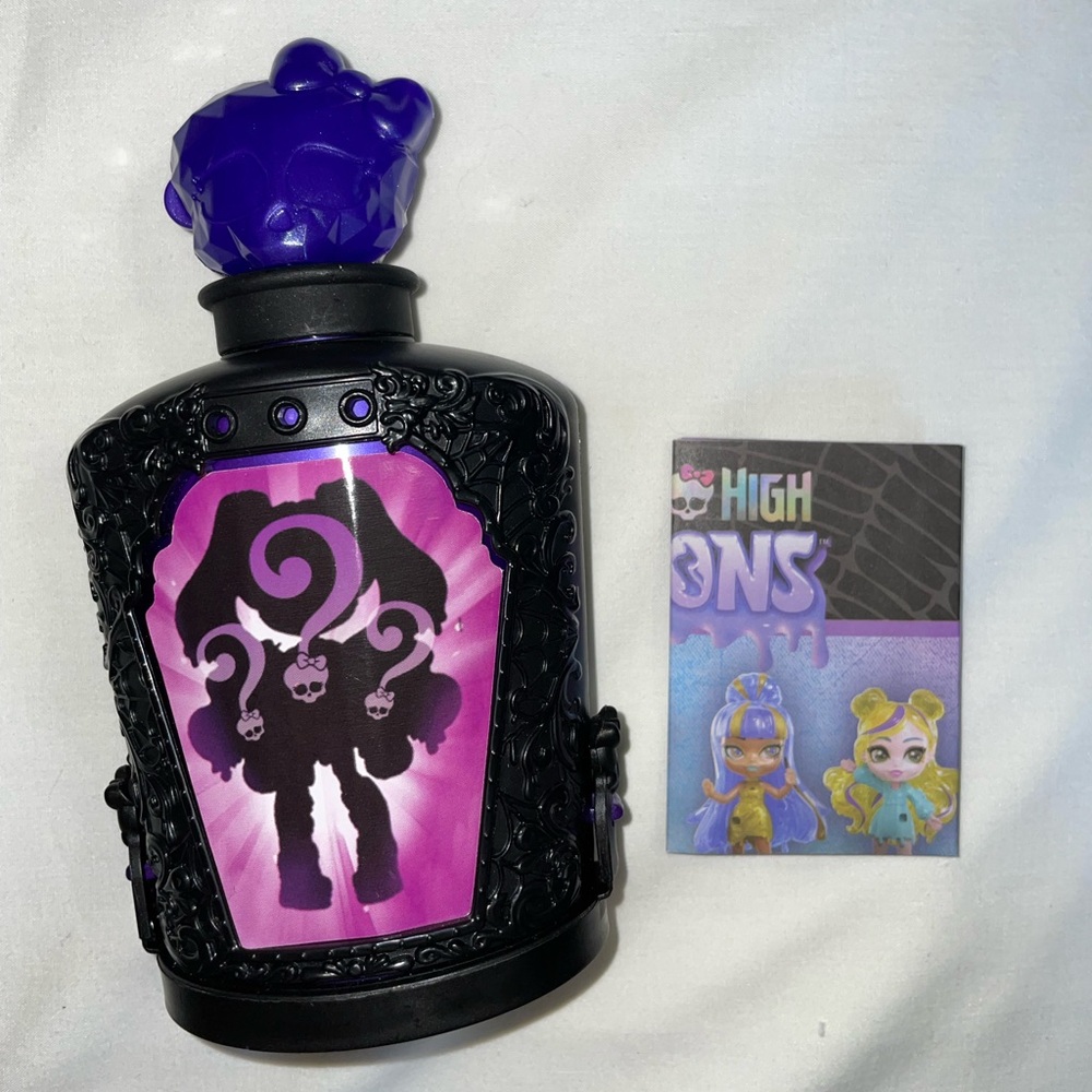 Monster High Potions Mini Doll Clawdeen Wolf